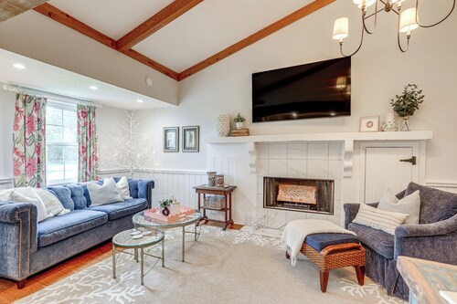 3 Mi to Beach: Pawleys Island Cottage