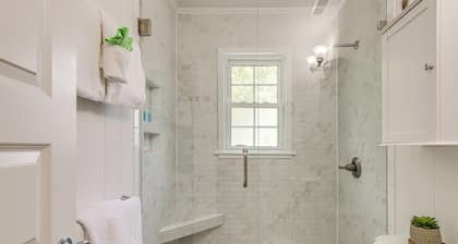 3 Mi to Beach: Pawleys Island Cottage