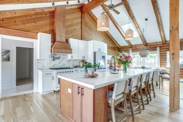 House (4 Bedrooms) | Interior