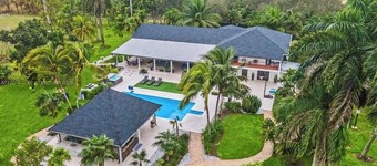 Miami modern farm. Kids and family friendly. soccer, pool, tennis, pickleball.