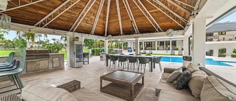 Outdoor dining