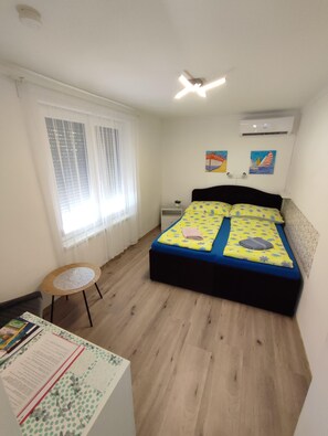 2 bedrooms, WiFi, bed sheets