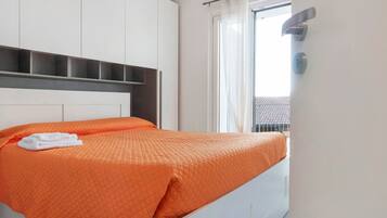 3 camere, una scrivania, ferro/asse da stiro, Wi-Fi