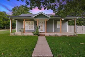 Exterior - Countryside Cottage Getaway | 3BD/3BA w Patio+BBQ (Sherman)