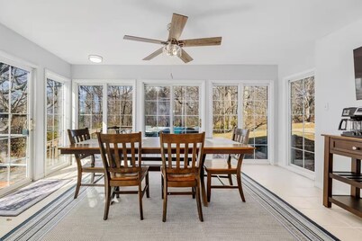 No cleanup chores, arcade, fire pit, close to casino, I81, downtown.