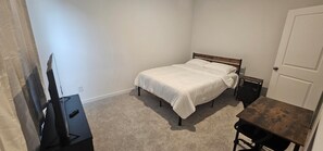 1 bedroom, desk, free WiFi, bed sheets