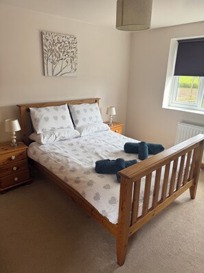 4 Schlafzimmer, Bügeleisen/Bügelbrett, Reisekinderbett, kostenloses WLAN