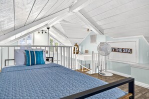 5 bedrooms, iron/ironing board, free WiFi, bed sheets