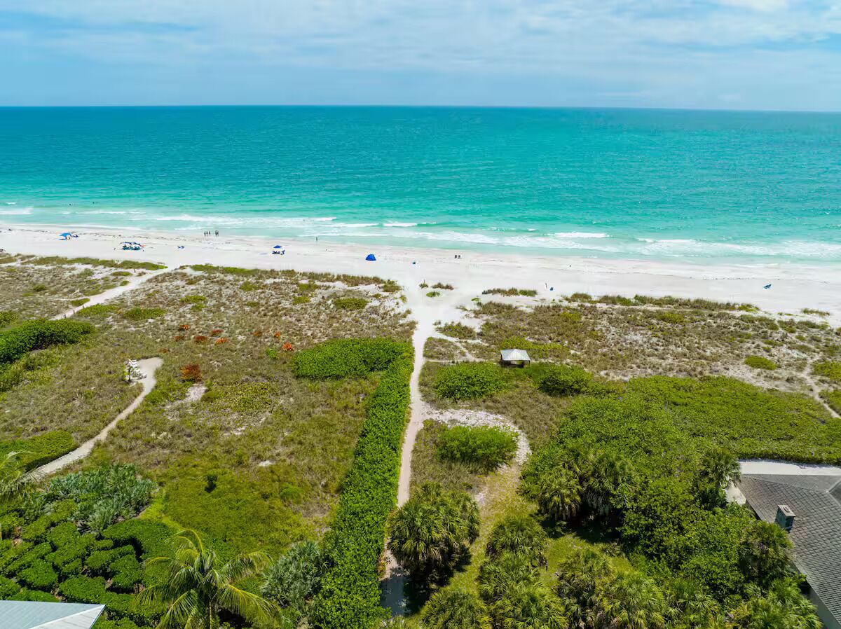 Beach nearby, sun-loungers