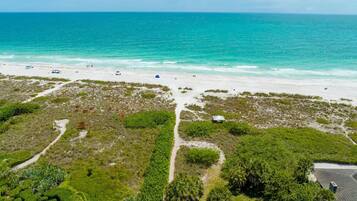 In Strandnähe, Liegestühle