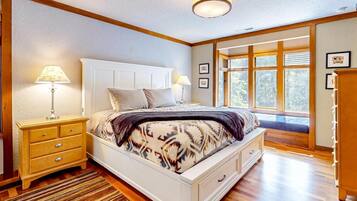 1 bedroom, internet, bed sheets