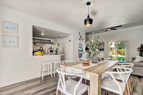 Las Olas Cabana - Close to Beach & Restaurants