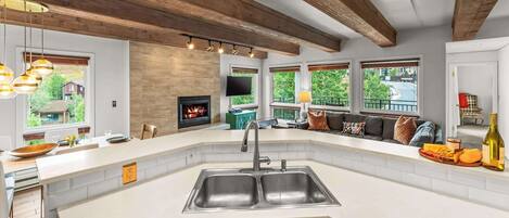 Refrigerador, microondas, horno, placa de cocina