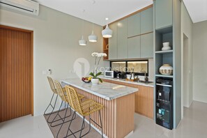 Villa, 3 Bedrooms, Pool View | Dining room