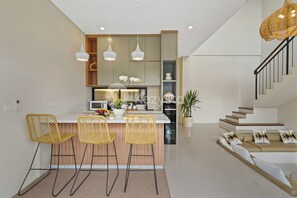 Villa, 3 Bedrooms, Pool View | Dining room