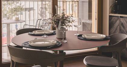 Rojo - Aksamitne Tony Ponad Starym Miastem