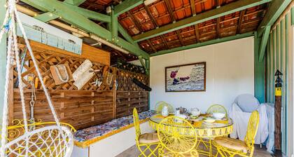 Guest Room "La Chambre Curry Du Bassin" with Private Garden and Wi-Fi
