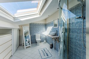 Doccia, asciugacapelli, asciugamani