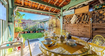 Chambre d'hÎtes « La Chambre Curry Du Bassin » avec jardin privé et Wi-Fi