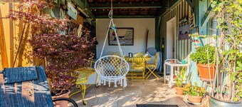 Guest Room 'La Chambre Dorée Du Bassin' with Private Garden and Wi-Fi