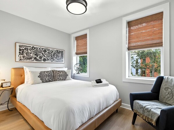 2 bedrooms, desk, iron/ironing board, WiFi