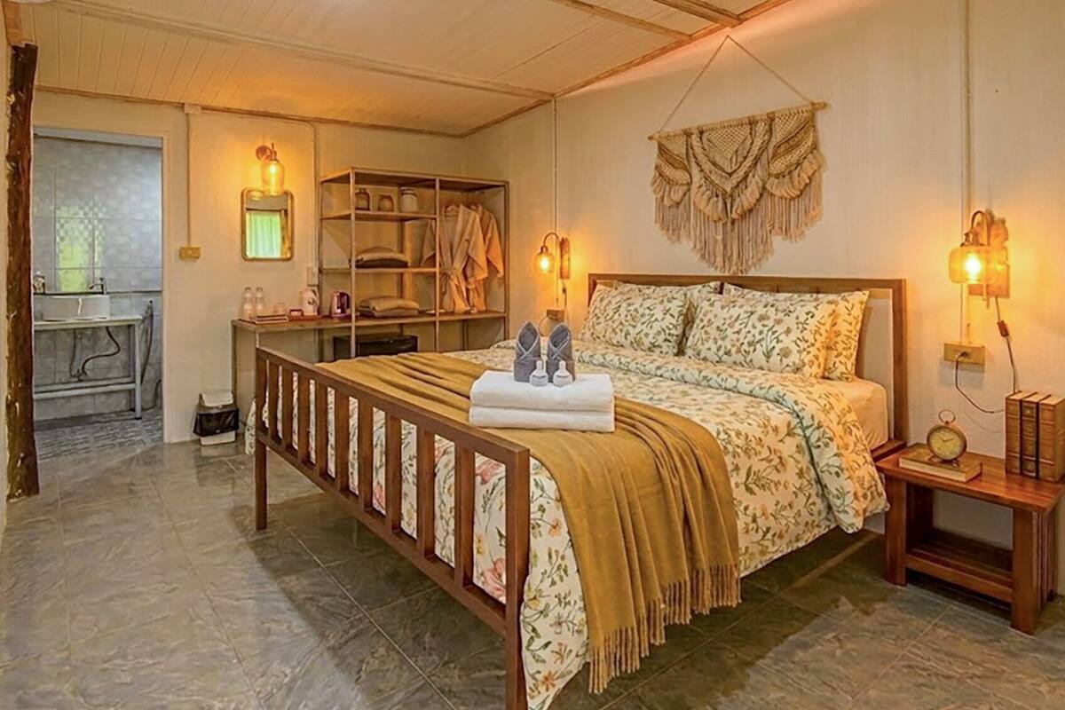 Habitación doble Confort | Escritorio, wifi gratis y ropa de cama