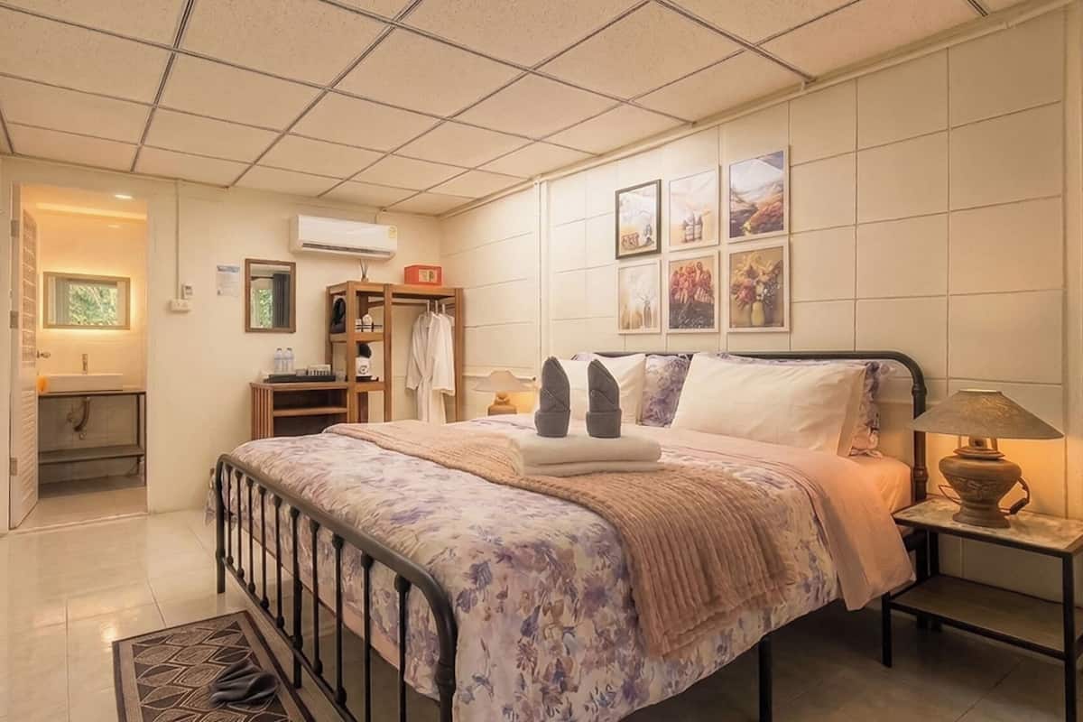 Habitación Deluxe | Escritorio, wifi gratis y ropa de cama