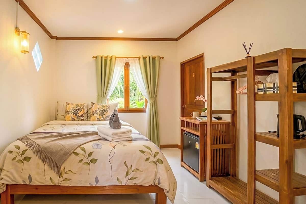 Habitación básica | Escritorio, wifi gratis y ropa de cama