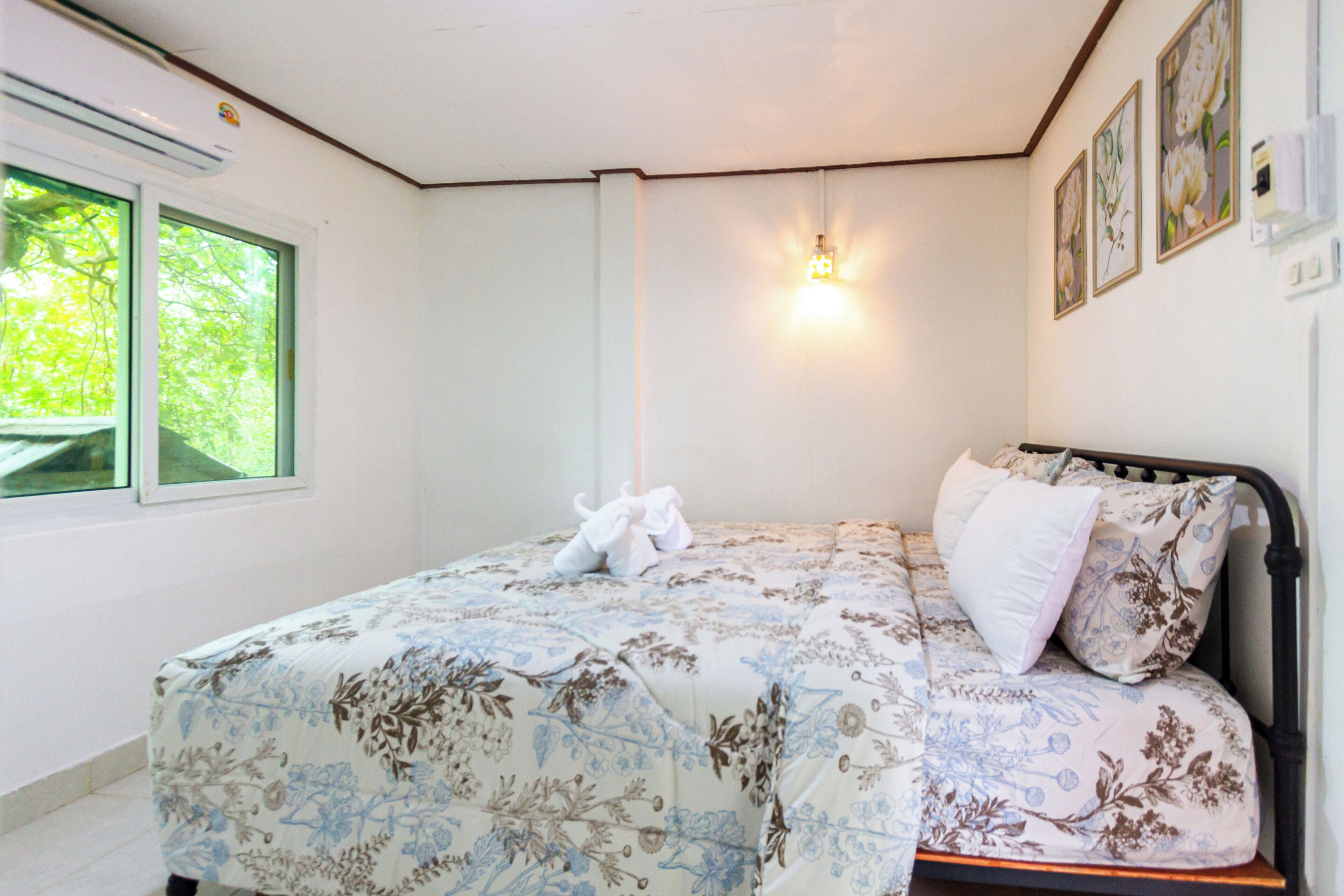 Habitación superior | Escritorio, wifi gratis, ropa de cama