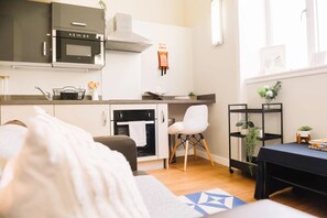 Apartment, 1 Bedroom, Non Smoking | Private kitchen