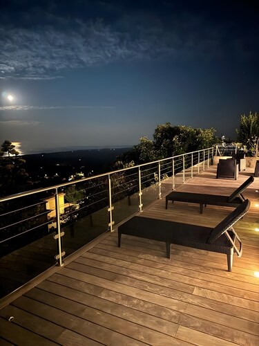 Villa confortable avec Vue Mer exceptionnelle, Terrasse Privée et Wi-Fi