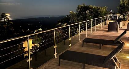 Villa confortable avec Vue Mer exceptionnelle, Terrasse Privée et Wi-Fi