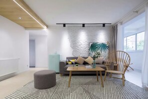 Apartamento sénior, 4 habitaciones, cocina | Sala de estar