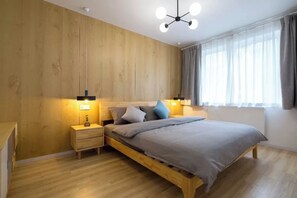 Senior Apartment, 4 Bedrooms, Kitchen | Soundproofing, free WiFi, bed sheets - Book and Bed - Lujiazui (Shanghai)