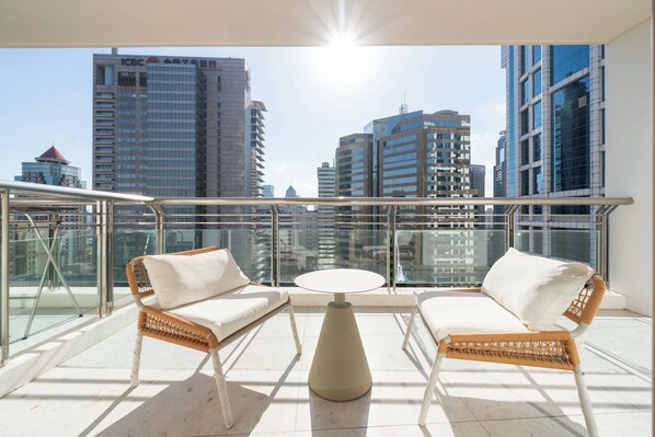 Senior Apartment, 2 Bedrooms, Balcony | Soundproofing, free WiFi, bed sheets - Book and Bed - Lujiazui (Shanghai)