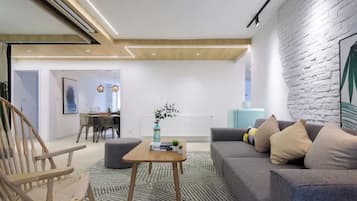 시니어 아파트, 침실 4개, 주방 | 거실