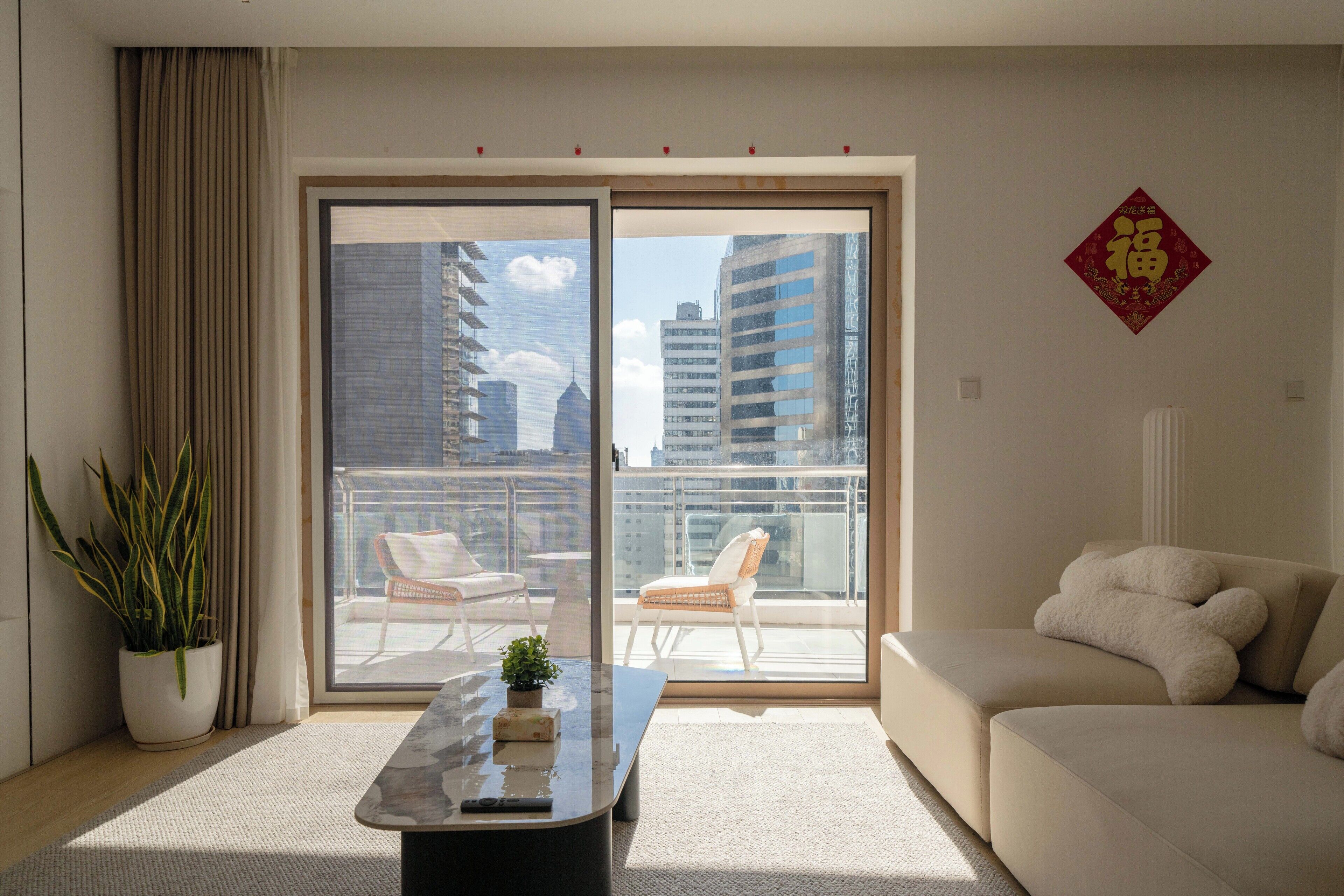 Departamento senior, 2 habitaciones, balcón | Insonorización, wifi gratis y ropa de cama 