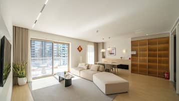 Departamento senior, 2 habitaciones, balcón | Wifi gratis y ropa de cama