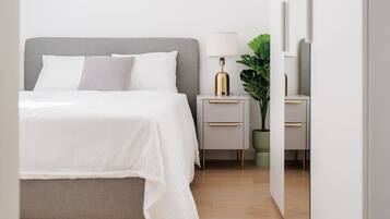 1 bedroom, desk, iron/ironing board, WiFi