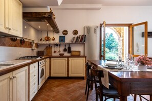 Fridge, oven, dishwasher, coffee/tea maker - Cottage Zia Cherubina (Colle Brianza)