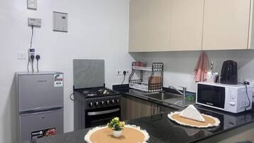 Microondas, horno y parrilla de estufa