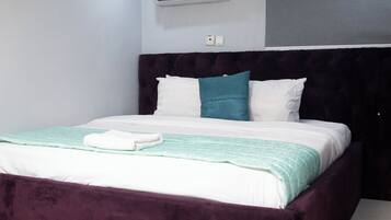 WiFi, bed sheets