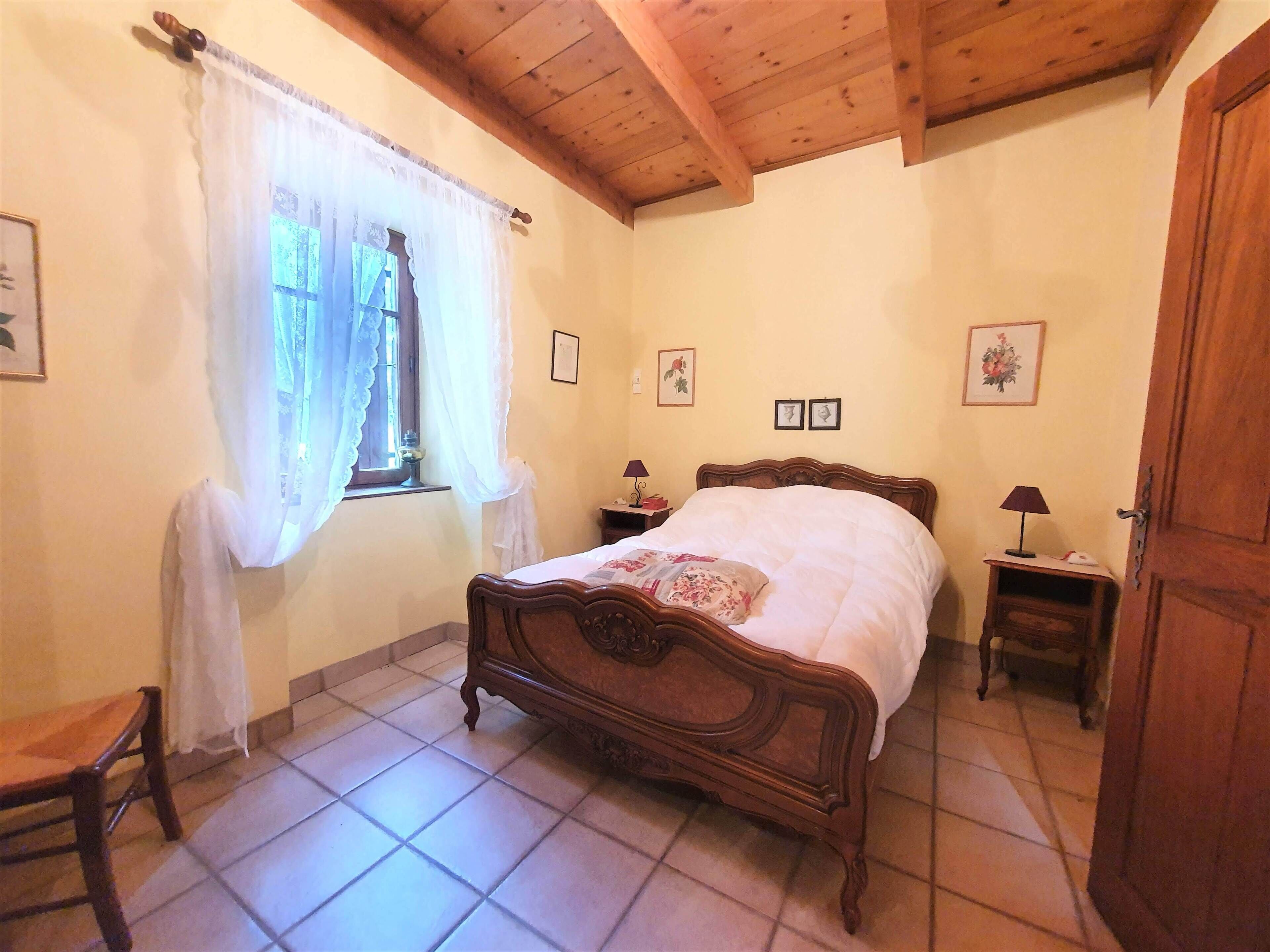 Mes Maisons Guest Gite, 2 Bedroom With Aircon, Swimming Pool And Linen Included. - Gard