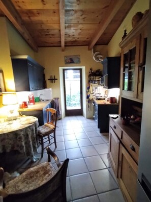 Micro-ondas, fogão, cooktop, lava-louças