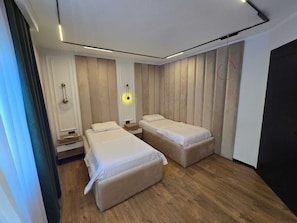Appartamento Comfort, vista montagna | Una scrivania, insonorizzazione, ferro/asse da stiro, Wi-Fi gratuito
