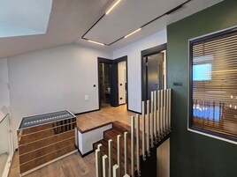 Comfort Apartment, Mountain View | Living area | Flat-screen TV