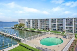 Appart'hôtel, 2 chambres | Piscine | Piscine extérieure