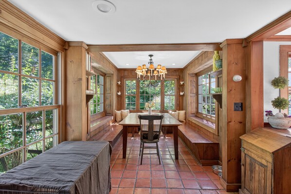 Villa, 5 Bedrooms | Dining