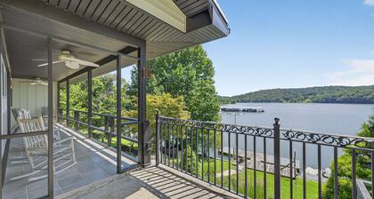 Lakefront Getaway With Private Dock & Scenic Views 3 Bedroom Home
