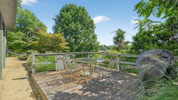 Casa, 3 habitaciones | Restaurante al aire libre